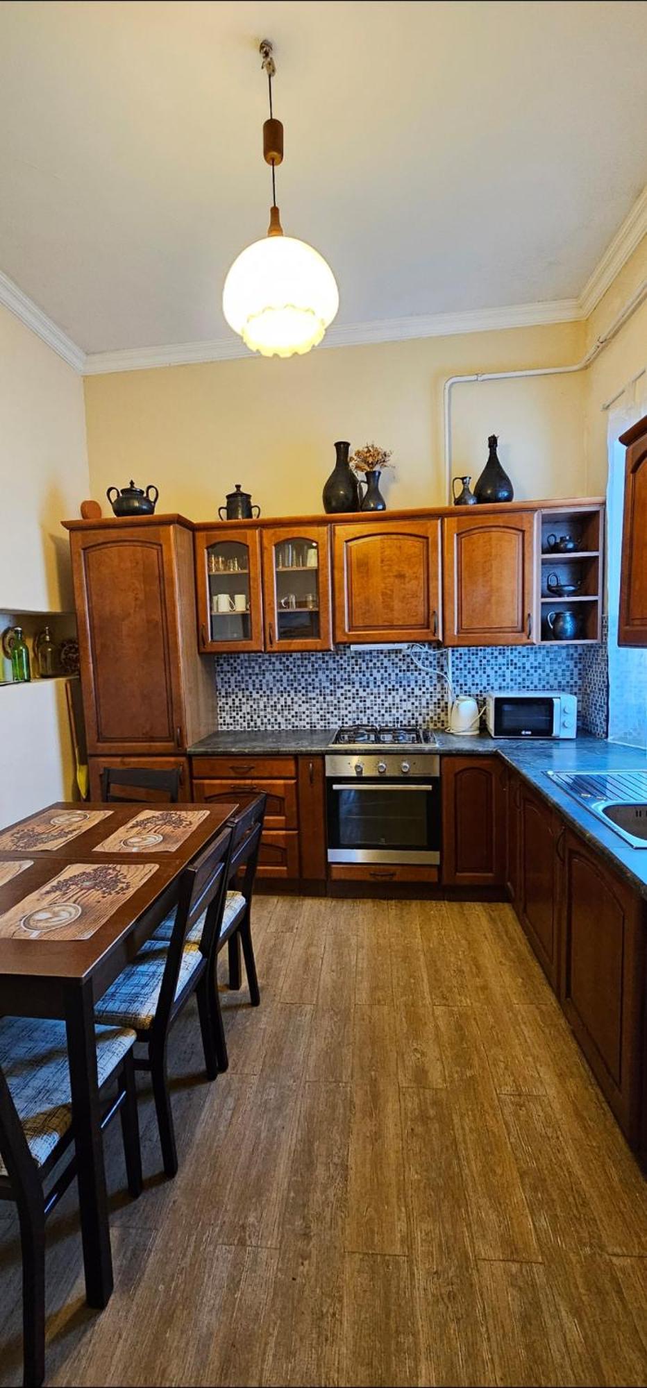 Artist Apartment Кестели Екстериор снимка